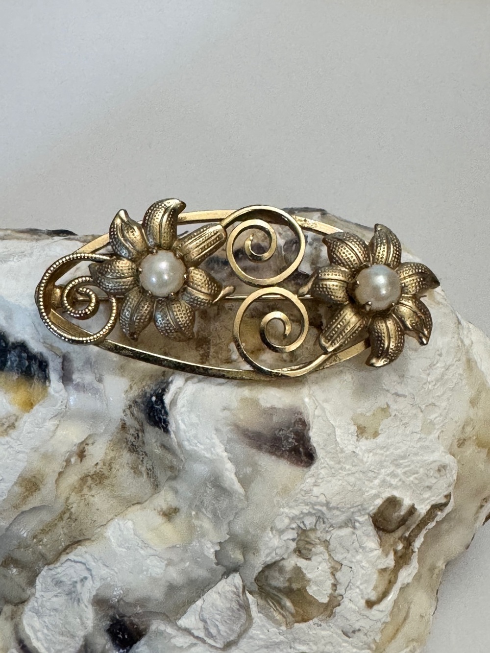 Vintage Gold Tone Pearl Floral Scroll Brooch